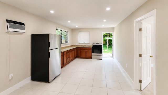 6220 SW 27th Street 3, Miramar, FL 33023