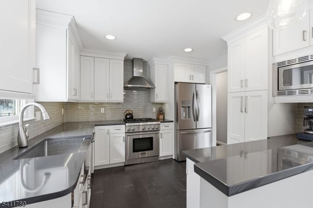 62 Forest Ave, Berkeley Heights Twp., NJ 07922