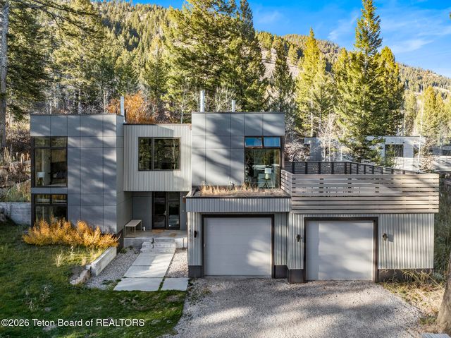 1400 N FENN Drive, Wilson, WY 83014