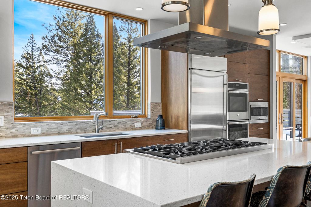 1400 N FENN Drive, Wilson, WY 83014 photo 17