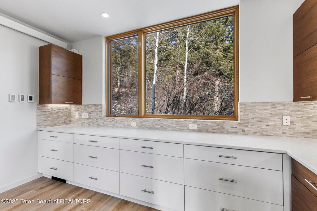 1400 N FENN Drive, Wilson, WY 83014 photo 18