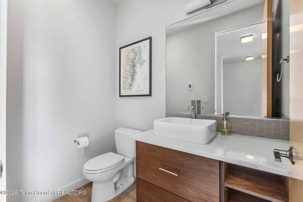 1400 N FENN Drive, Wilson, WY 83014 photo 19