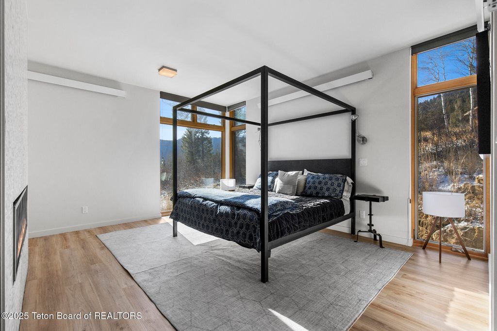 1400 N FENN Drive, Wilson, WY 83014 photo 23