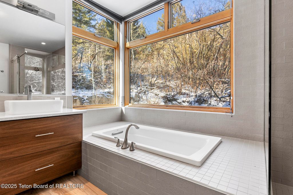 1400 N FENN Drive, Wilson, WY 83014 photo 26