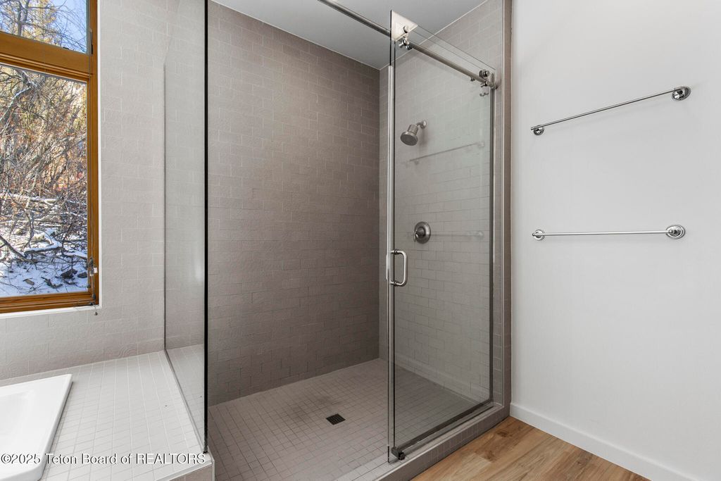 1400 N FENN Drive, Wilson, WY 83014 photo 27