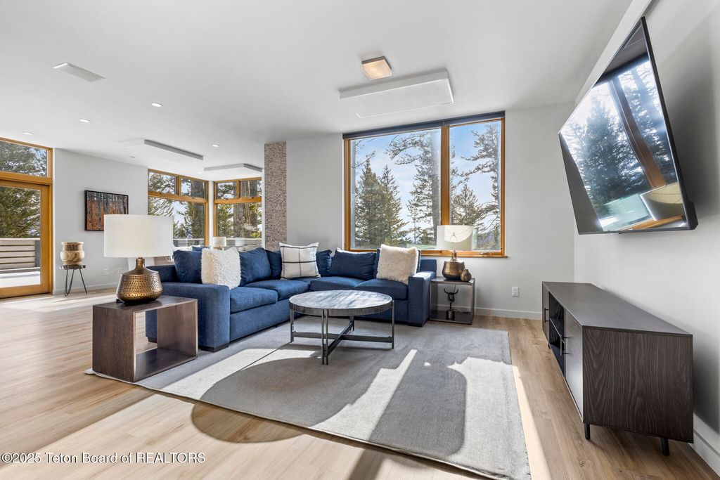 1400 N FENN Drive, Wilson, WY 83014 photo 3