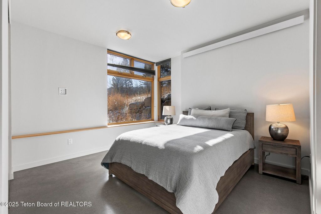 1400 N FENN Drive, Wilson, WY 83014 photo 32