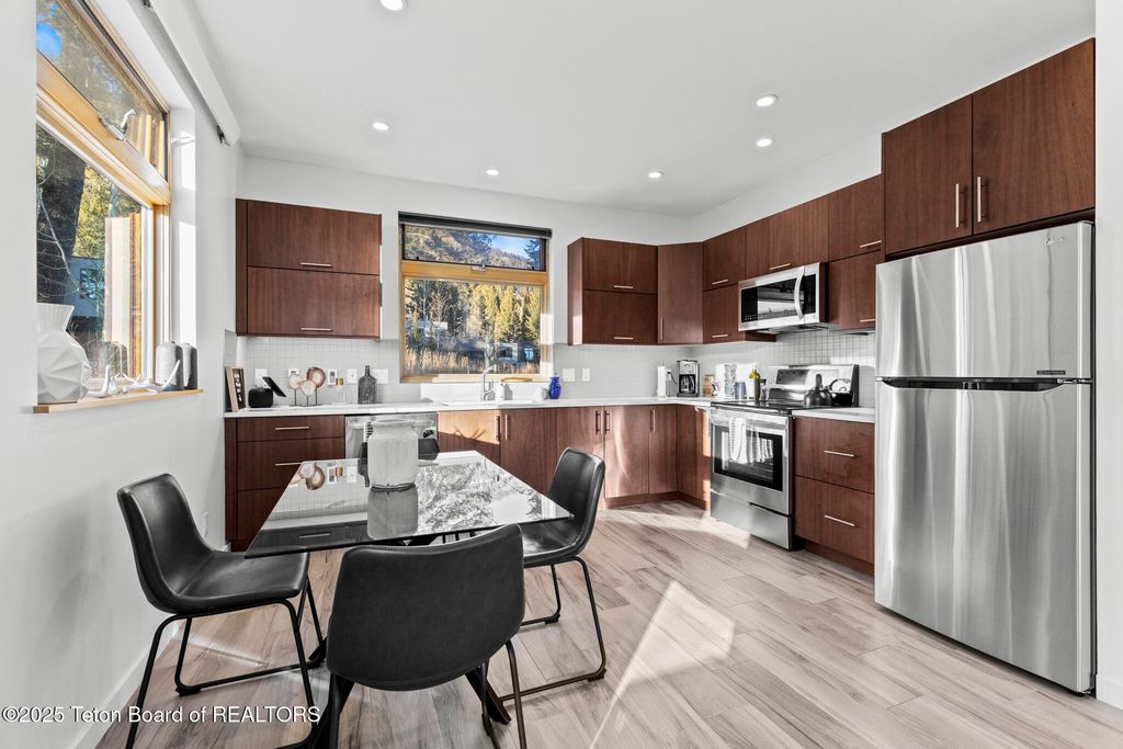 1400 N FENN Drive, Wilson, WY 83014 photo 48