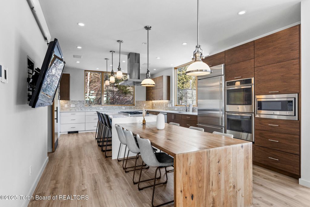 1400 N FENN Drive, Wilson, WY 83014 photo 9