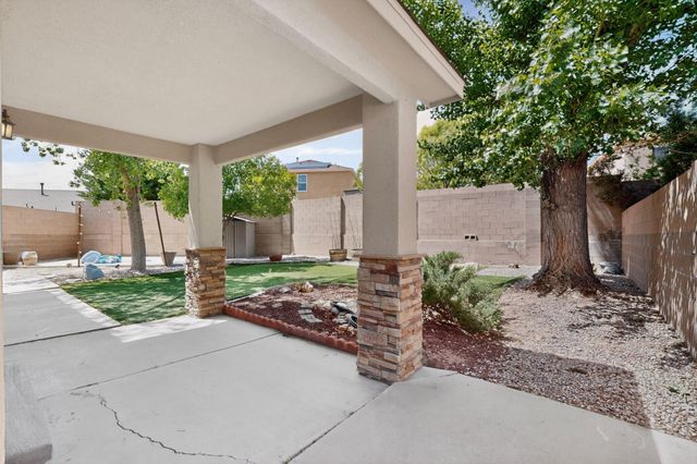 6135 Calle Corazon Court NW, Albuquerque, NM 87114