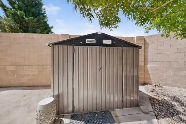 6135 Calle Corazon Court NW, Albuquerque, NM 87114