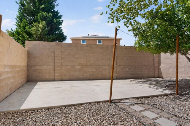 6135 Calle Corazon Court NW, Albuquerque, NM 87114
