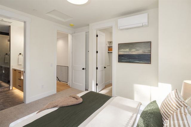 11810 NE 103rd Place, Kirkland, WA 98033