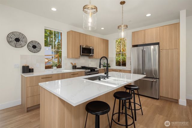 11810 NE 103rd Place, Kirkland, WA 98033