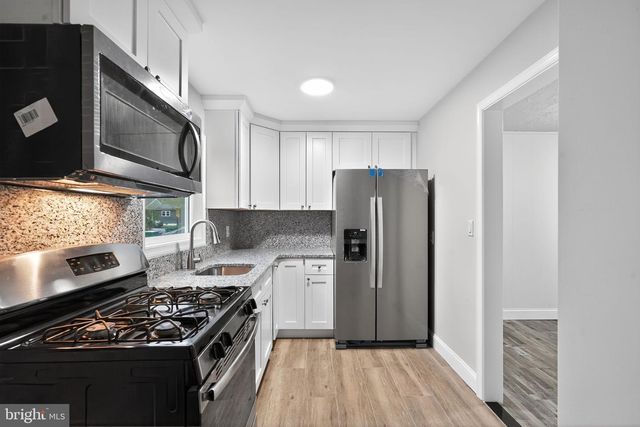 5708 MITCHELL RD, Levittown, PA 19057