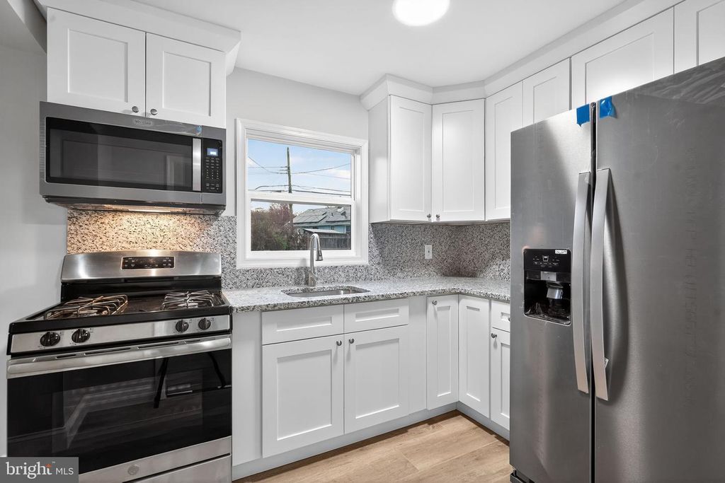 5708 MITCHELL RD, Levittown, PA 19057