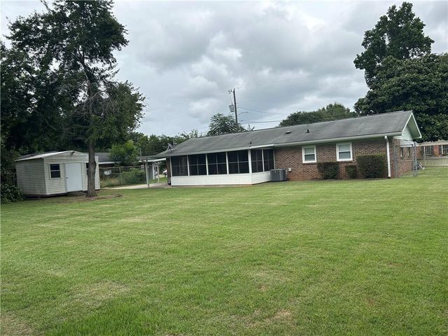 105 Virginia Drive, Warner Robins, GA 31093