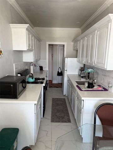 2020 E 41 Street 6J, Brooklyn, NY 11234