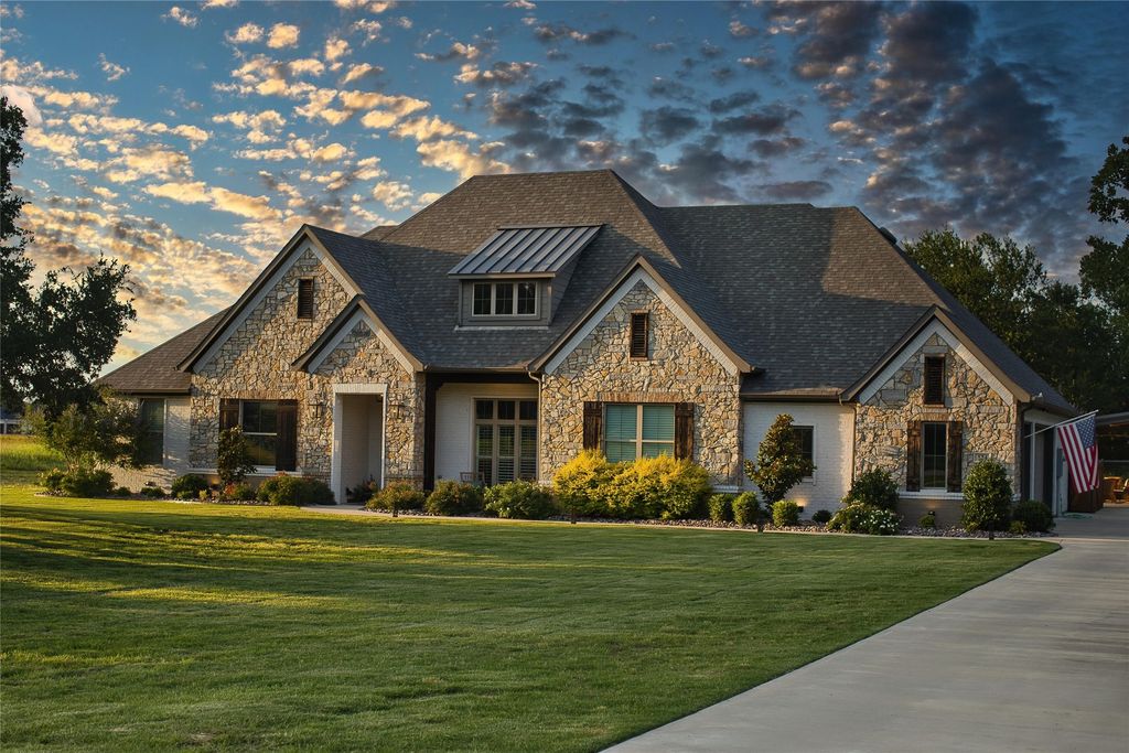 124 Heritage Springs Drive, Weatherford, TX 76087