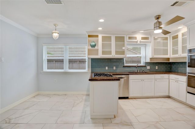10321 Willowgrove Drive, Houston, TX 77035