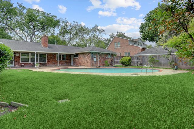 10321 Willowgrove Drive, Houston, TX 77035