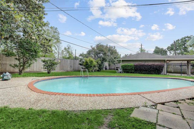 10321 Willowgrove Drive, Houston, TX 77035