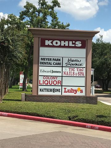 10321 Willowgrove Drive, Houston, TX 77035