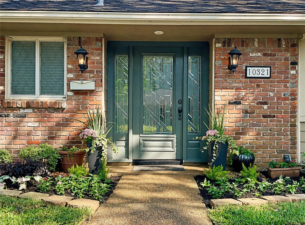 10321 Willowgrove Drive, Houston, TX 77035