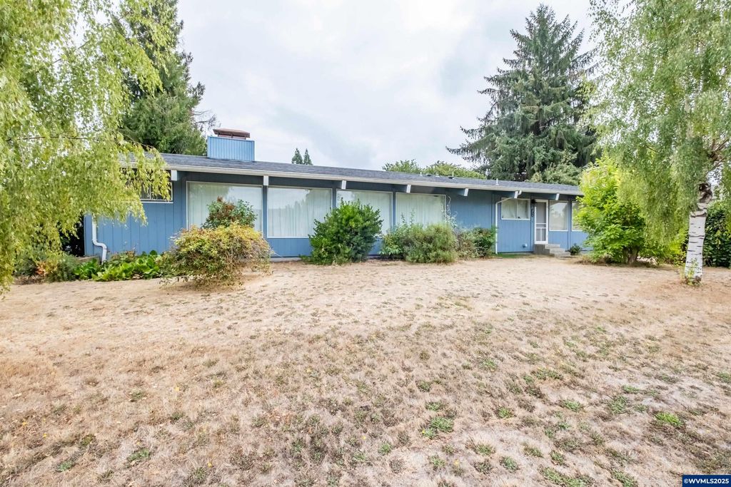 1198 Hemlock St NW, Salem, OR 97304
