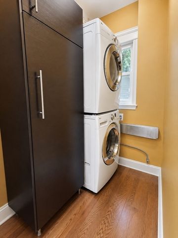 22 Santuit St B, Boston, MA 02124
