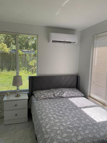 5710 Douglas Street, Hollywood, FL 33021