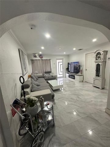 5710 Douglas Street, Hollywood, FL 33021