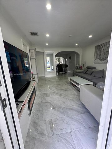 5710 Douglas Street, Hollywood, FL 33021