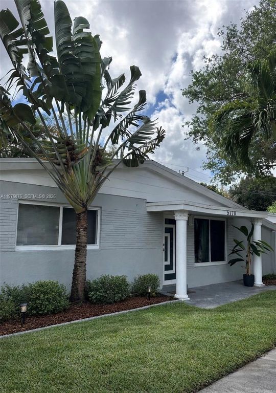 5710 Douglas Street, Hollywood, FL 33021
