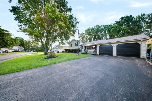 947 Copperkettle Road, Webster, NY 14580