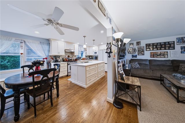 947 Copperkettle Road, Webster, NY 14580