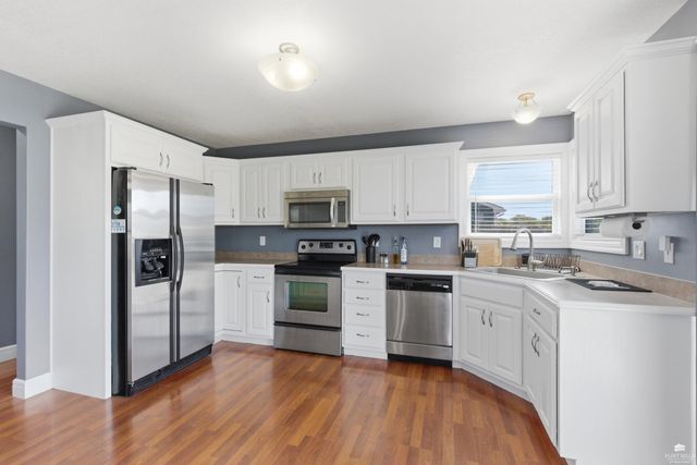 225 Walters Drive, Manhattan, KS 66502