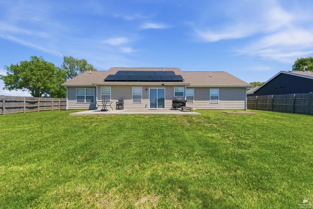 225 Walters Drive, Manhattan, KS 66502