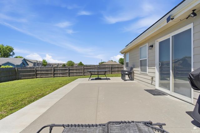 225 Walters Drive, Manhattan, KS 66502