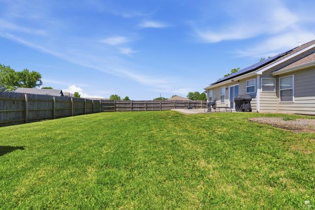 225 Walters Drive, Manhattan, KS 66502