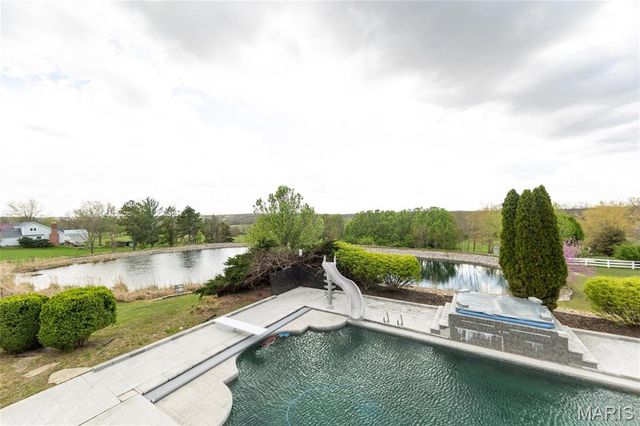 10605 Larson Lane, Rolla, MO 65401