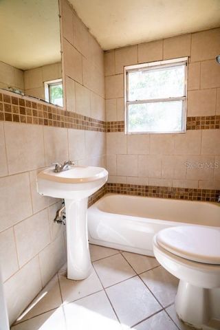 1424 NE 1ST AVENUE, Gainesville, FL 32641