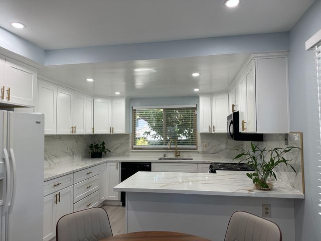 14 Miranda Ct, Sacramento, CA 95822