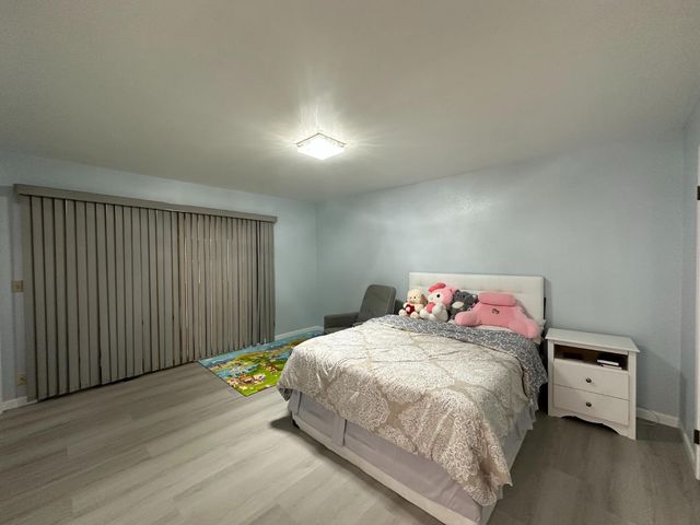 14 Miranda Ct, Sacramento, CA 95822