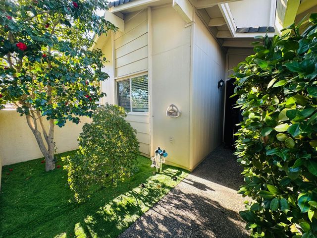 14 Miranda Ct, Sacramento, CA 95822