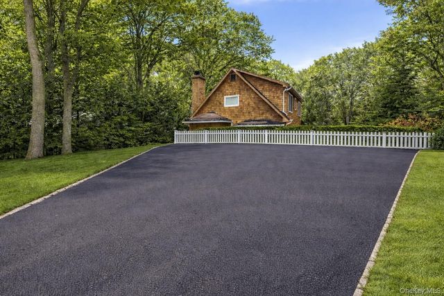 11 Valley Street, East Hampton, NY 11937