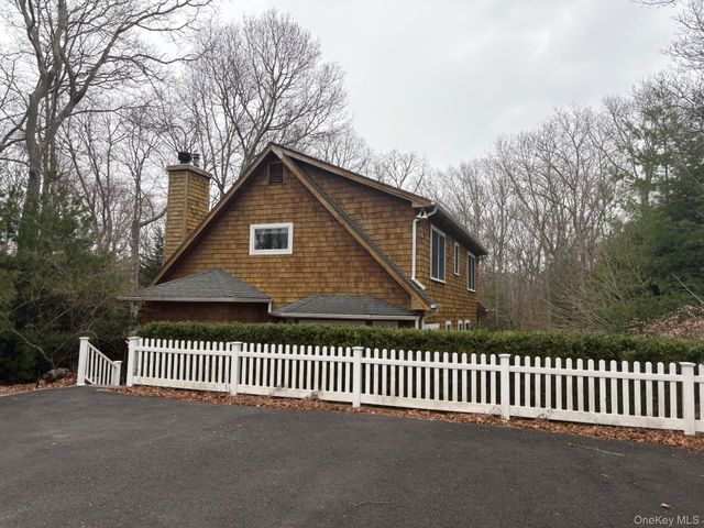 11 Valley Street, East Hampton, NY 11937