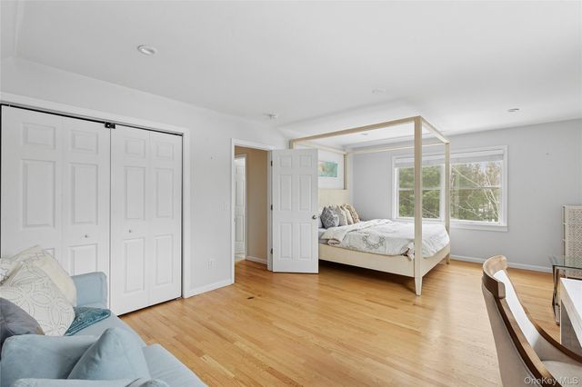 11 Valley Street, East Hampton, NY 11937