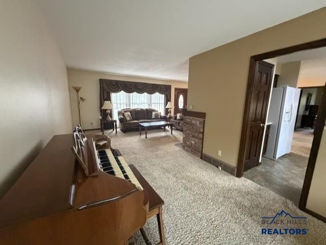 2915 FALLS DR, Rapid City, SD 57702