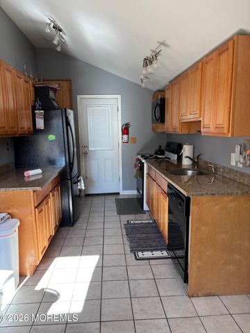 42 Central Avenue Avenue, Waretown, NJ 08758
